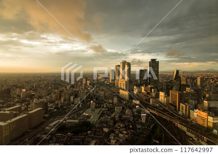 【城市景觀】夕陽下的名古屋站週邊全景 117642997