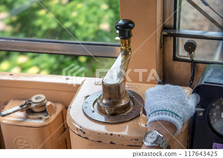 Hakone Tozan Railway 100 Series [104] Driver's seat 117643425