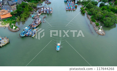 Aerial view of fishing village and gulf at Pak Nam Sichon, estuary area in Chumphon Province, Thailand. 117644268