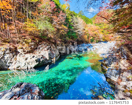 The Agana valley in autumn 117645753