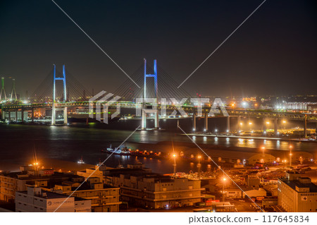【神奈川縣】山下碼頭和海灣大橋的夜景 【神奈川縣】山下碼頭和海灣大橋的夜景 117645834