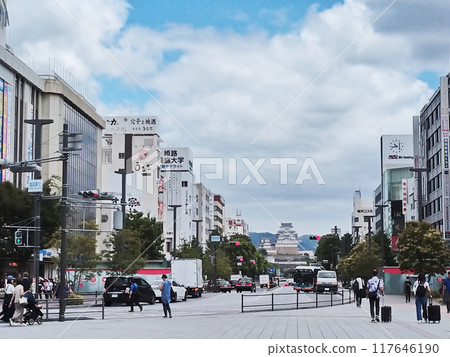 通往姬路城的道路 通往姬路城的道路 117646190