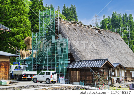 富山縣、五簇山、相倉合掌造村、合掌造旅館雄介、茅草屋頂改建工程、世界遺產 117646527