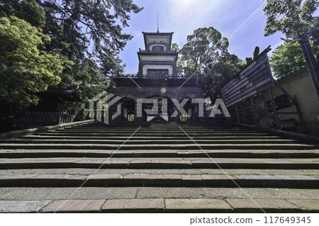 Fresh green Oyama Shrine Fresh green Oyama Shrine 117649345