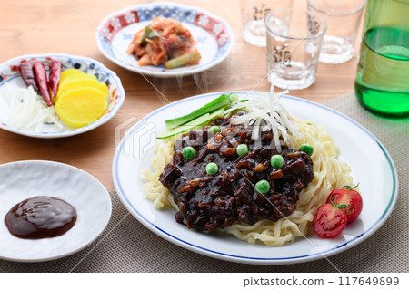 Korean food Jajangmyeon (Chow mein) 117649899