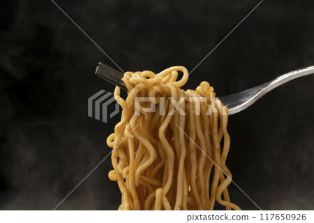 Yakisoba, cup yakisoba, lift with a fork 117650926