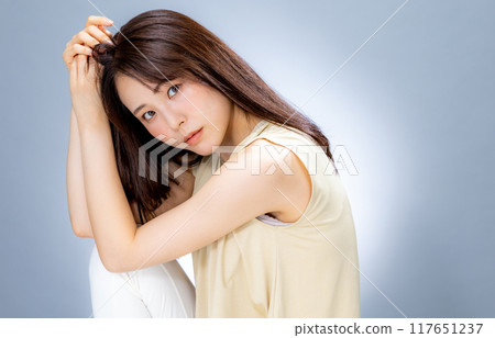 有光澤的頭髮女性美女 117651237