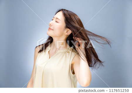 glossy hair female beauty 117651250