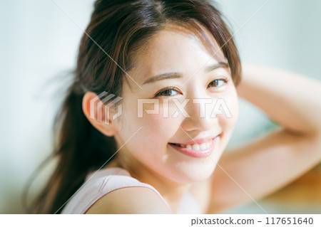 年輕女子的美麗形象 117651640