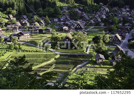 Spring evening scenery of Shirakawa-go 117652295