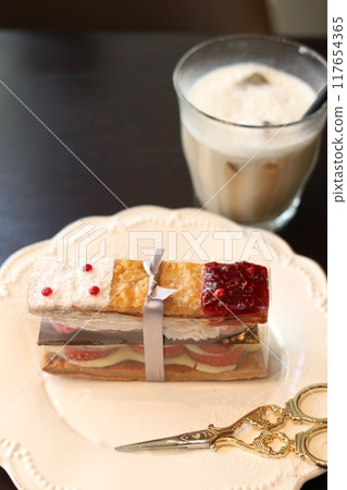 Strawberry Millefeuille 117654365