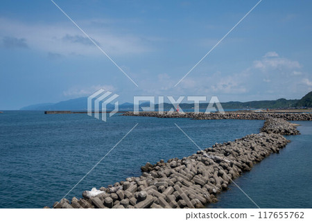 道之驛 越後出雲崎 天領之裡 湯凪大橋的風景 道之驛 越後出雲崎 天領之裡 湯凪大橋的風景 117655762