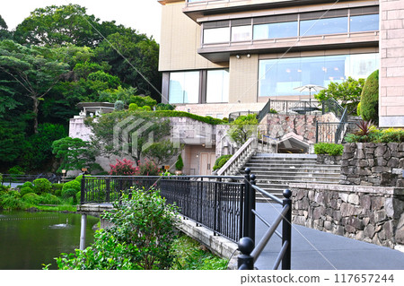 森林中的一座小橋 117657244