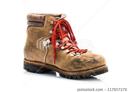 Old leather mountain shoe 117657278