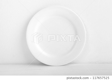 Round clean plate Round clean plate 117657525