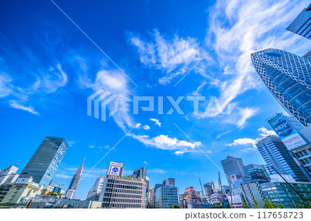 日本東京城市景觀新宿車站前、西口再開發…土地整理工程（畫面右側）等 = 2020年8月20日 117658723