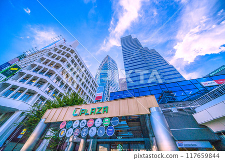 日本八月的東京城市景觀。新宿L塔、東京Mode學園繭塔等景觀=20日 117659844