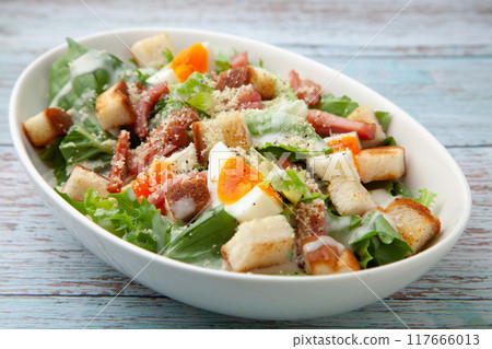 Caesar salad  117666013