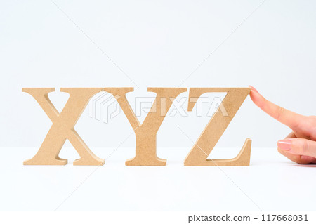 字母木塊排列為“WXY” 117668031