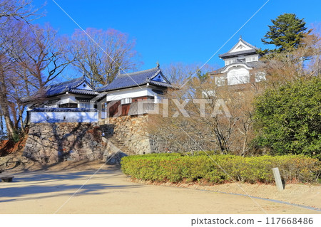 [岡山縣]備中松山城（現存天守閣） 117668486