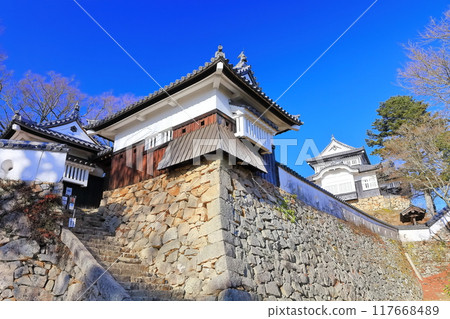 [岡山縣]備中松山城（現存天守閣） 117668489