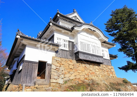 [岡山縣]備中松山城（現存天守閣） 117668494