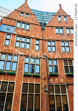 Glockenspiel House (house with the ringing of bells) in Bremen, Germany Glockenspiel House (house with the ringing of bells) in Bremen, Germany 117668556