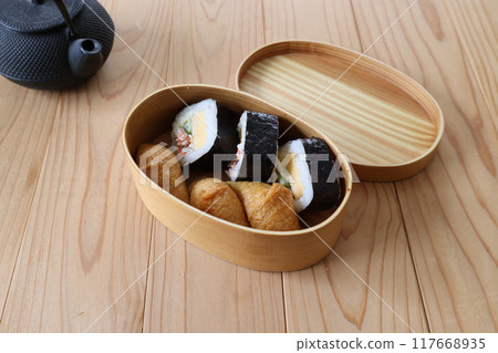 Sukeroku sushi packed in a bento box Sukeroku sushi packed in a bento box 117668935