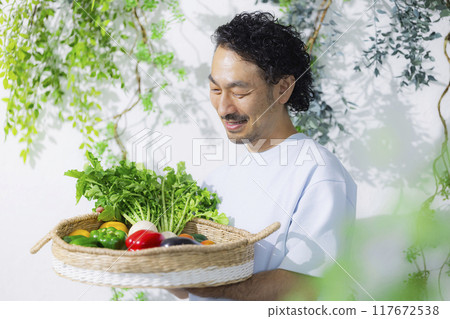 新鮮蔬菜的男人 117672538