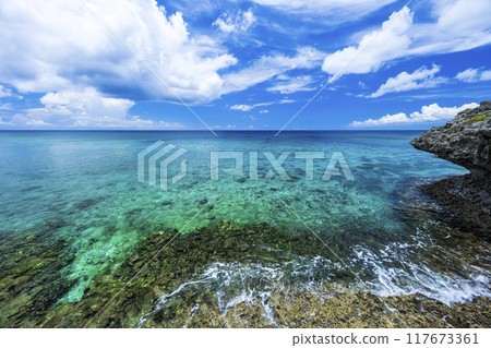 Okinawa sea sky 117673361
