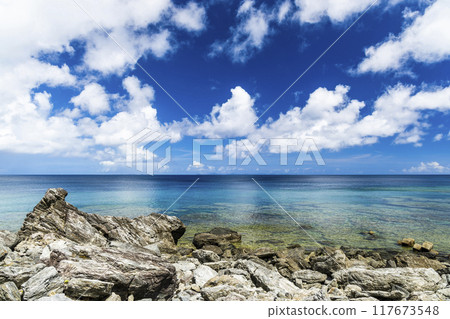 Okinawa sea sky 117673548