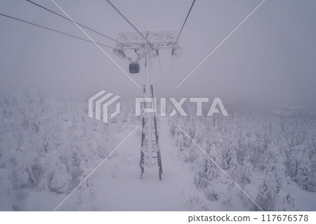 山形縣:從藏王索道看到的藏王的霜樹 山形縣:從藏王索道看到的藏王的霜樹 117676578