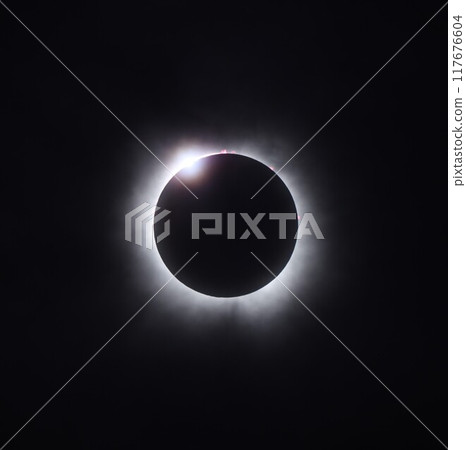 Diamond ring just before the total solar eclipse on April 8, 2024② 117676604