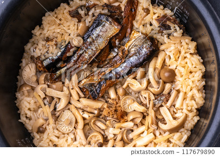 烤秋刀魚炒飯 烤秋刀魚炒飯 117679890