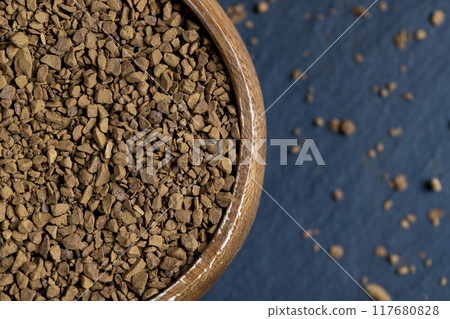 a large amount of fragrant instant coffee for making a drink 117680828