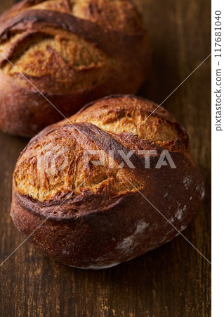 rye bread 117681040