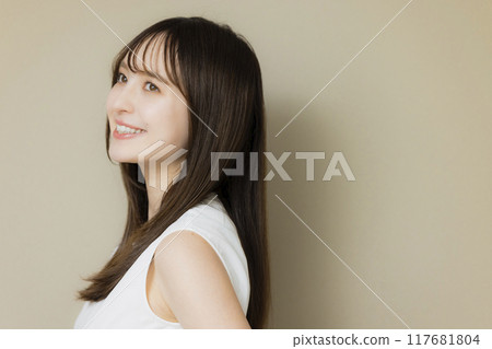 Straight hair ladies 117681804