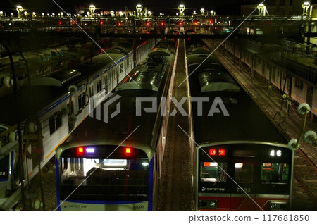 Sagami Railway Kashiwadai Station Depot Red signal light on Vehicle 3 on storage track 117681850