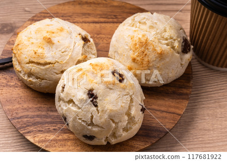 蘭姆酒葡萄乾烤餅 117681922