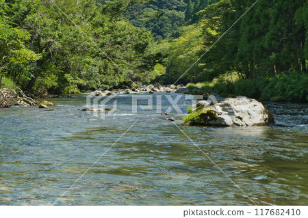 A tour of waterfalls in Shiso, Hyogo, a summer resort A tour of waterfalls in Shiso, Hyogo, a summer resort 117682410