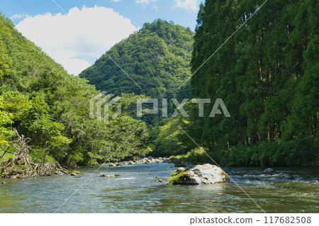 避暑勝地，兵庫縣紫蘇市，瀑布之旅，山間溪流 117682508