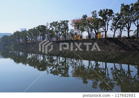 Strolling around the Imperial Palace Outer Gardens, urban scenery, walking around Babazaki Go 117682681