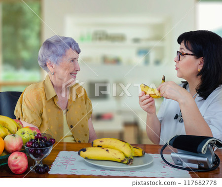 Physician Prioritizes Personalized Nutrition Advice, Highlighting Bananas' Versatility in Benefiting Elderly Patient's Body. 117682778