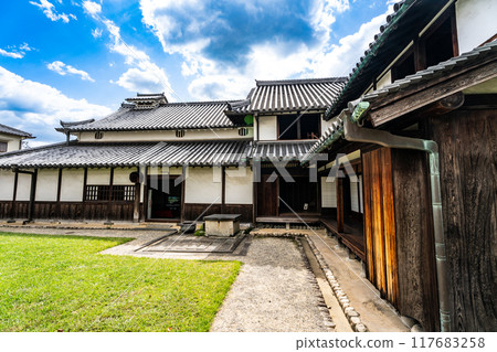 【傳統建築群重要保護區】大阪府敦田林市寺內町敦田林原杉山宅邸、門屋、鐮屋2號 117683258
