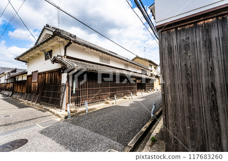 [Important Preservation District for Groups of Traditional Buildings] Tondabayashi Jinaimachi, Tondabayashi Highway, Tondabayashi City, Osaka Prefecture 117683260