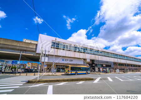 日本橫濱城市景觀 橫濱市營地鐵日波站等景觀夏日的天空擴展... = 2020 年 8 月 24 日 日本橫濱城市景觀 橫濱市營地鐵日波站等景觀夏日的天空擴展... = 2020 年 8 月 24 日 117684220