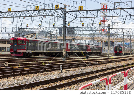 信濃鐵道、長野站附近停靠的列車 117685158