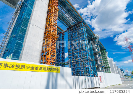 大阪府新名神高速公路、淀川右岸盛夏高槻高架橋施工 117685234