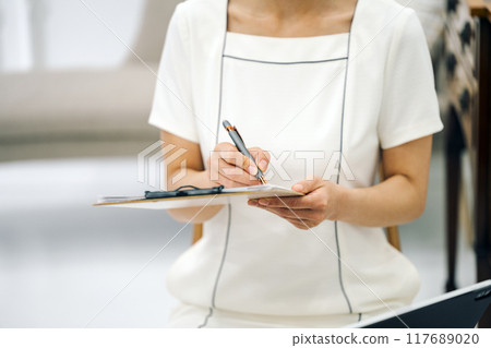 美容顧問出席聽證會 美容顧問出席聽證會 117689020