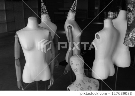 Mannequin Chit-chat Mannequin Chit-chat 117689088